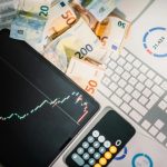 How Mobile Commerce Works: A Guide to the Mobile Shopping Revolution